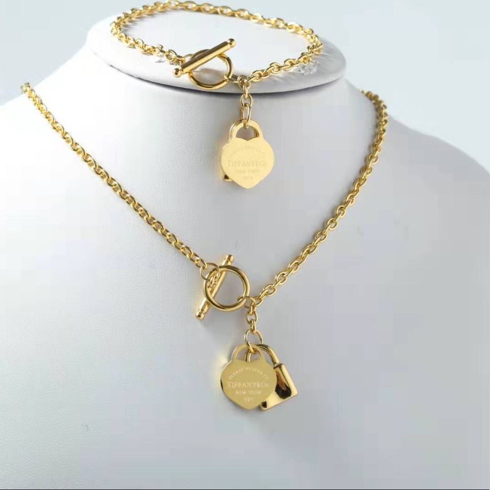 Necklace and bracelet